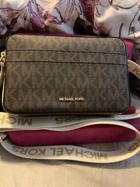 Michael Kors Jet Set Large Logo Crossbody Bag Brown MK Vanilla Strap NWT